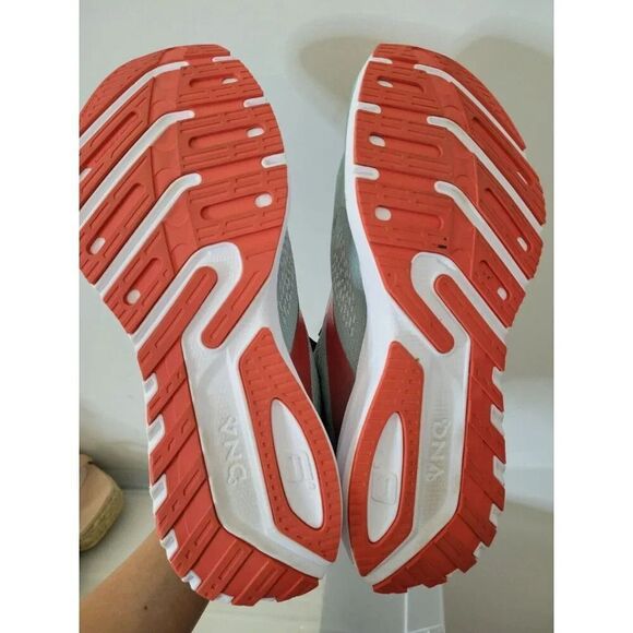 Size 11 - Brooks Launch 9 Blue Surf Cherry Tomato - Picture 10 of 12